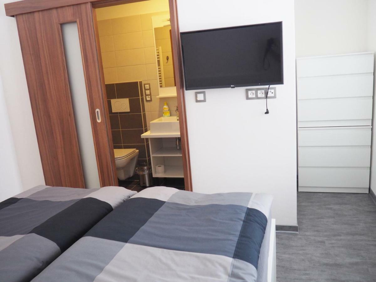 Pension Anja Andelska Hora  Extérieur photo